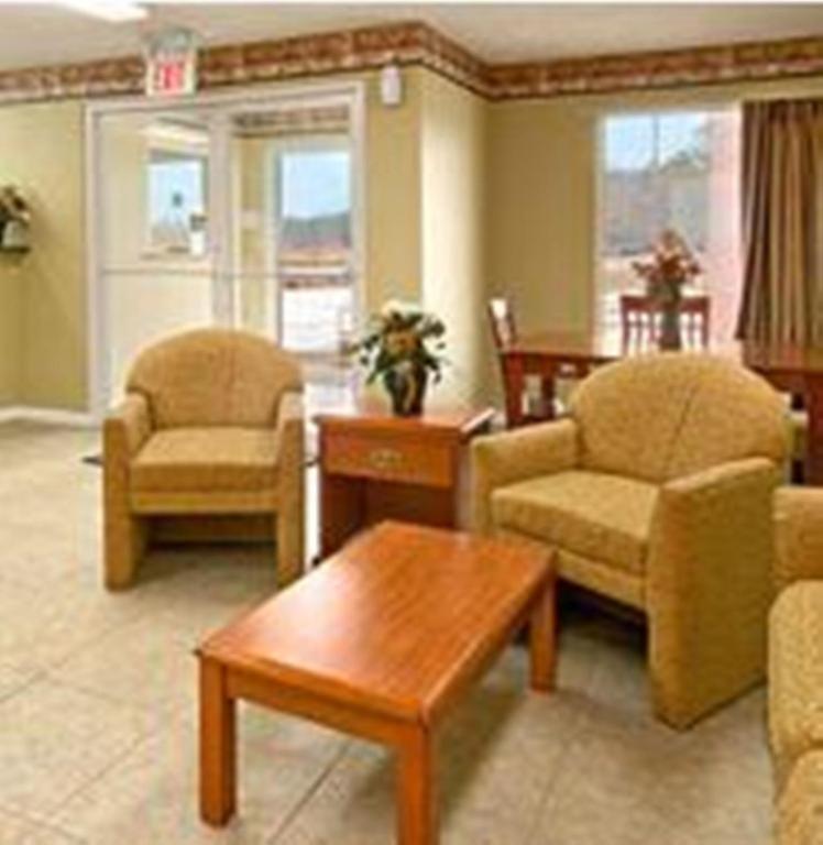 Homegate Inn Louisville Room photo